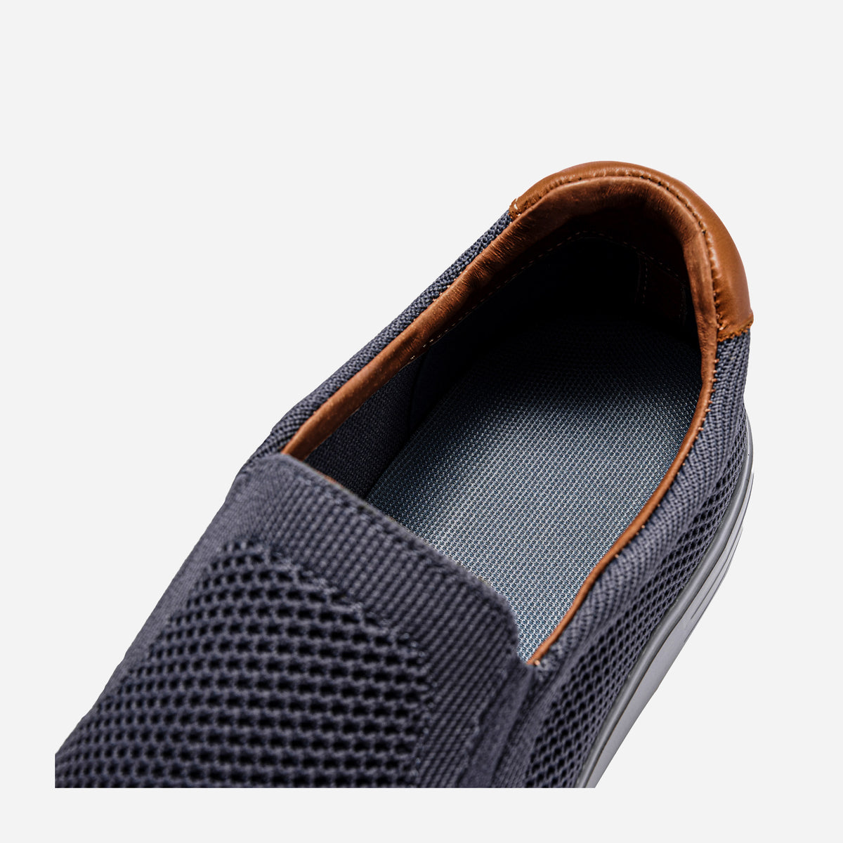 Breeze Loafers（Sway）| Deep Gray