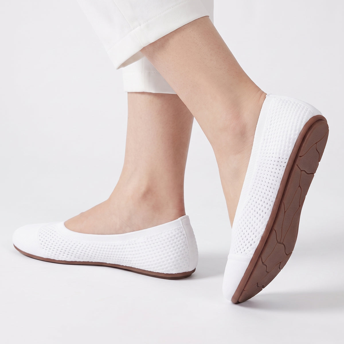 Breeze Round Flats (Lotus) | White