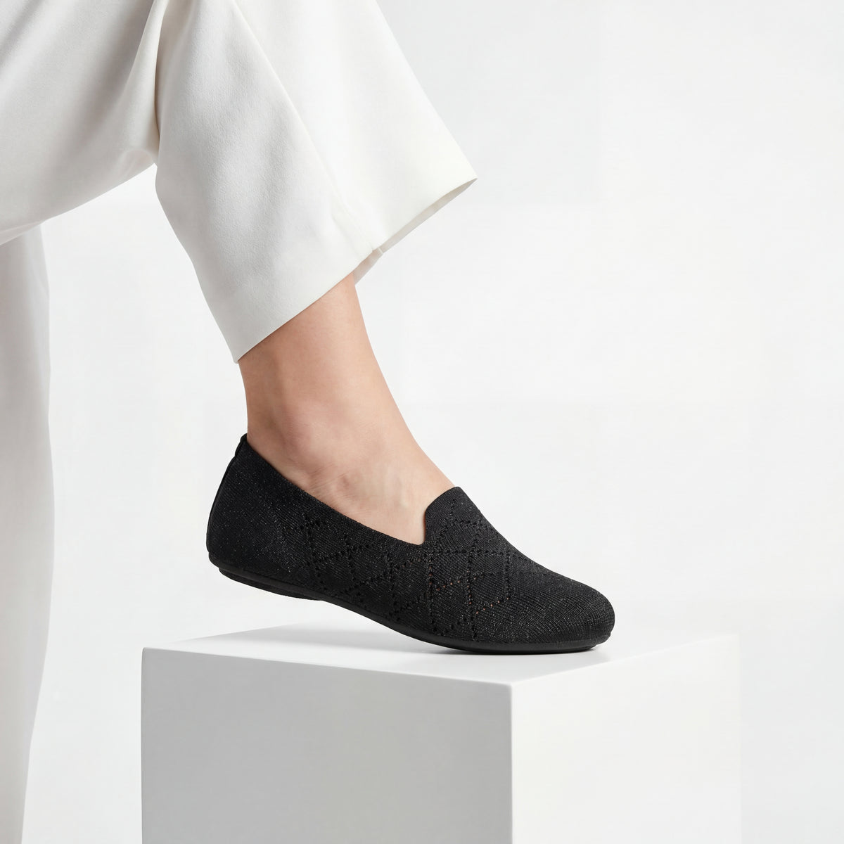 Breeze Almond Loafers （Daisy) | Black+
